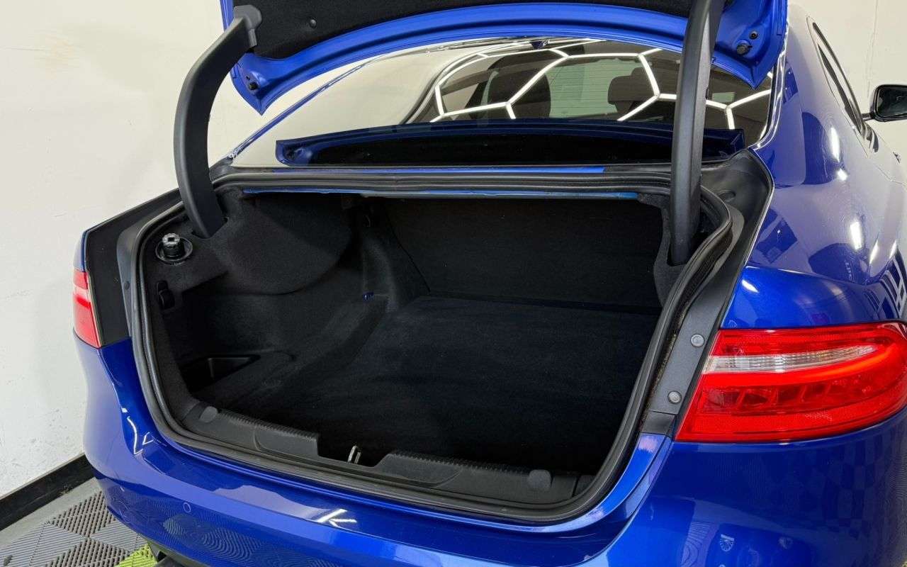 2017 JAGUAR XE 2017 JAGUAR XE