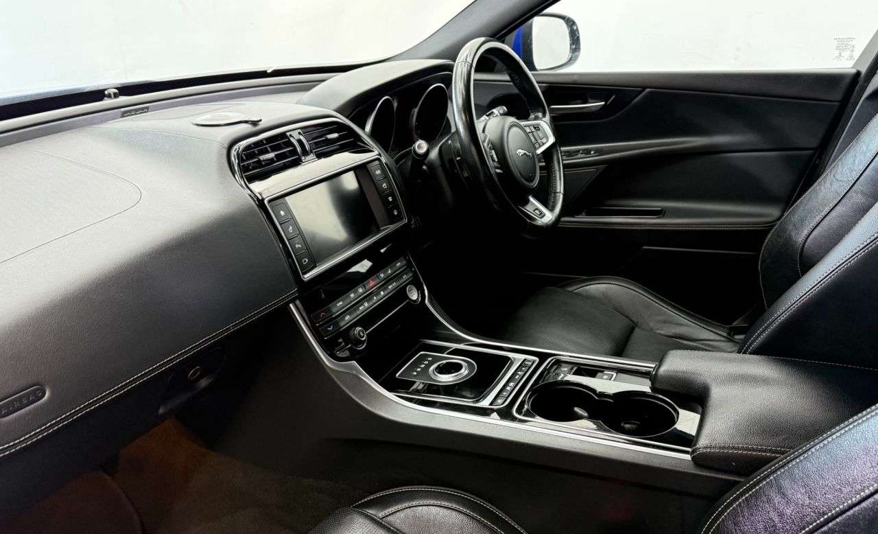 2017 JAGUAR XE 2017 JAGUAR XE