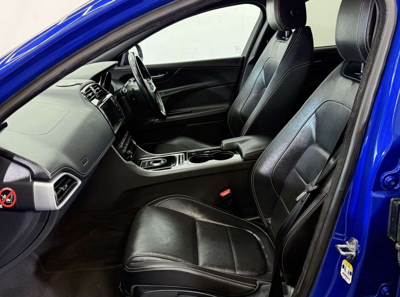 2017 JAGUAR XE 2017 JAGUAR XE