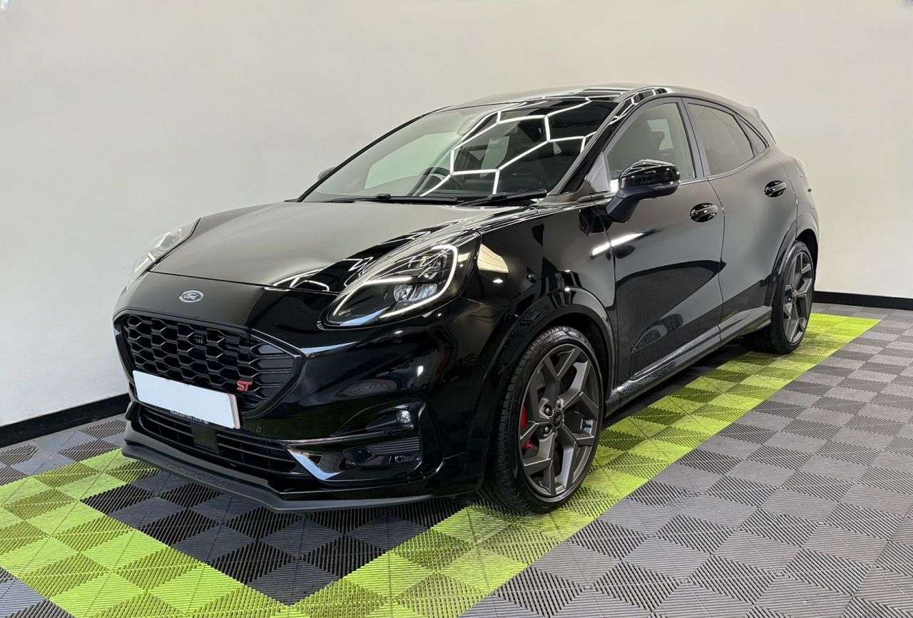 A 2024 FORD PUMA 1.0T EcoBoost MHEV ST SUV 5dr Petrol Hybrid DCT Euro 6 (s/s) (170 ps) A 2024 FORD PUMA 1.0T EcoBoost MHEV ST SUV 5dr Petrol Hybrid DCT Euro 6 (s/s) (170 ps)