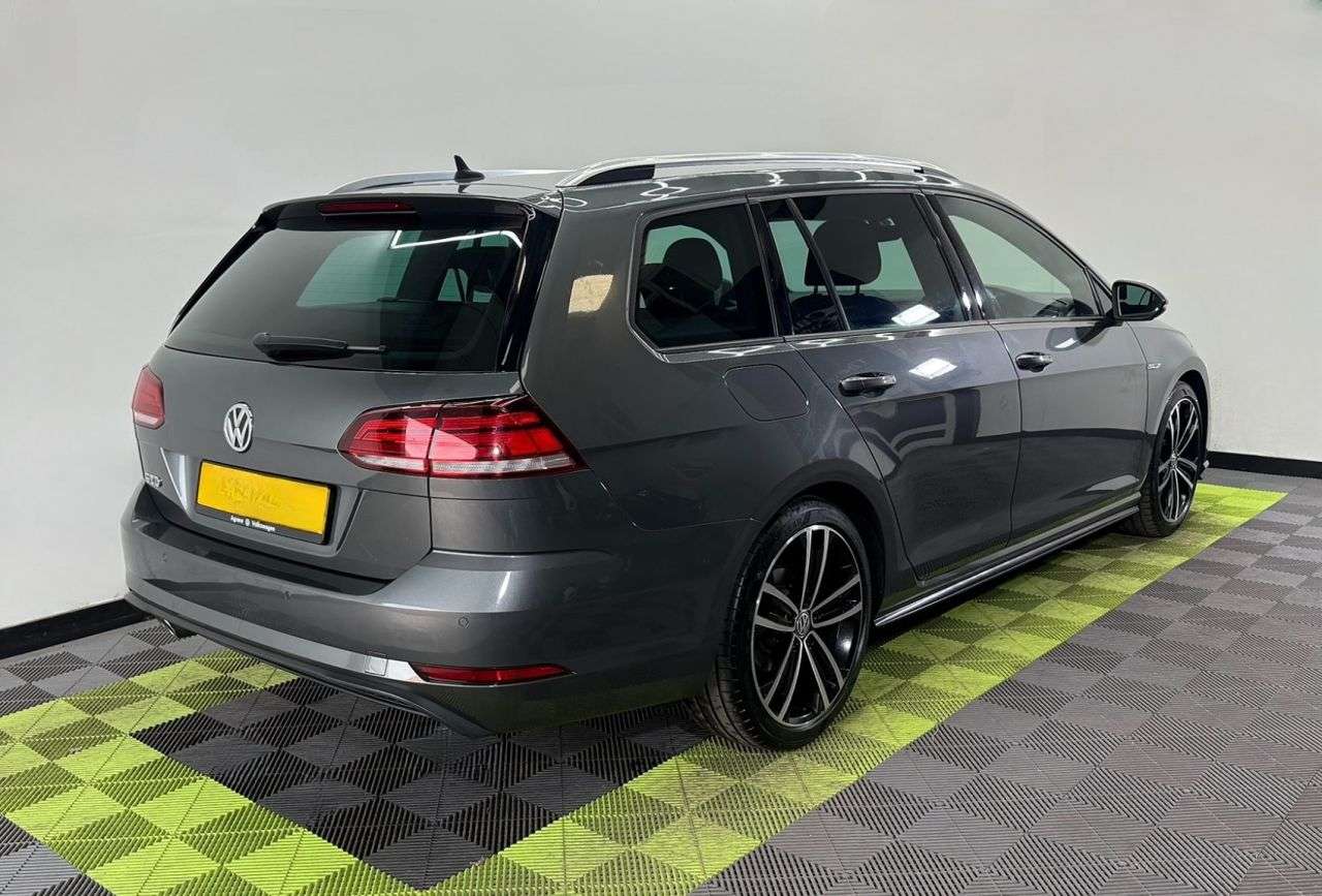 A 2018 VOLKSWAGEN GOLF 2.0 TDI GTD Estate 5dr Diesel DSG Euro 6 (s/s) (184 ps) A 2018 VOLKSWAGEN GOLF 2.0 TDI GTD Estate 5dr Diesel DSG Euro 6 (s/s) (184 ps)