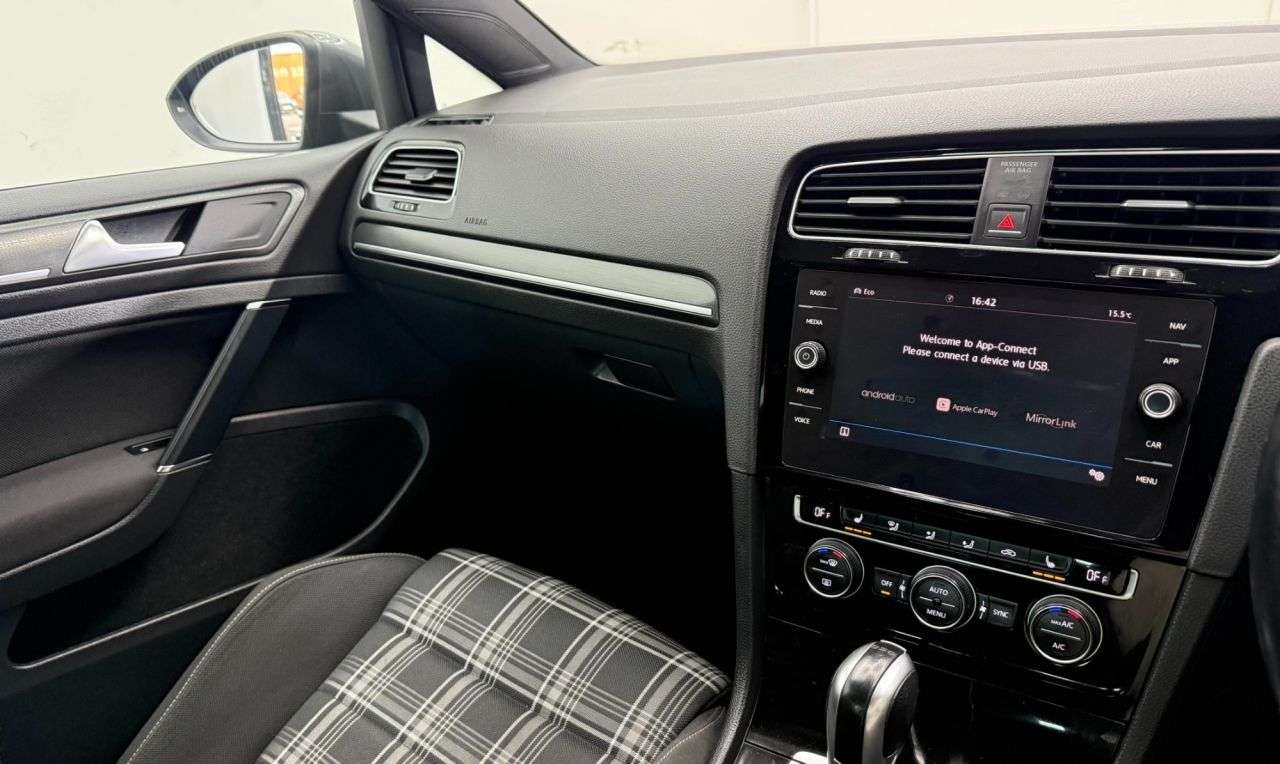 2018 VOLKSWAGEN GOLF 2018 VOLKSWAGEN GOLF