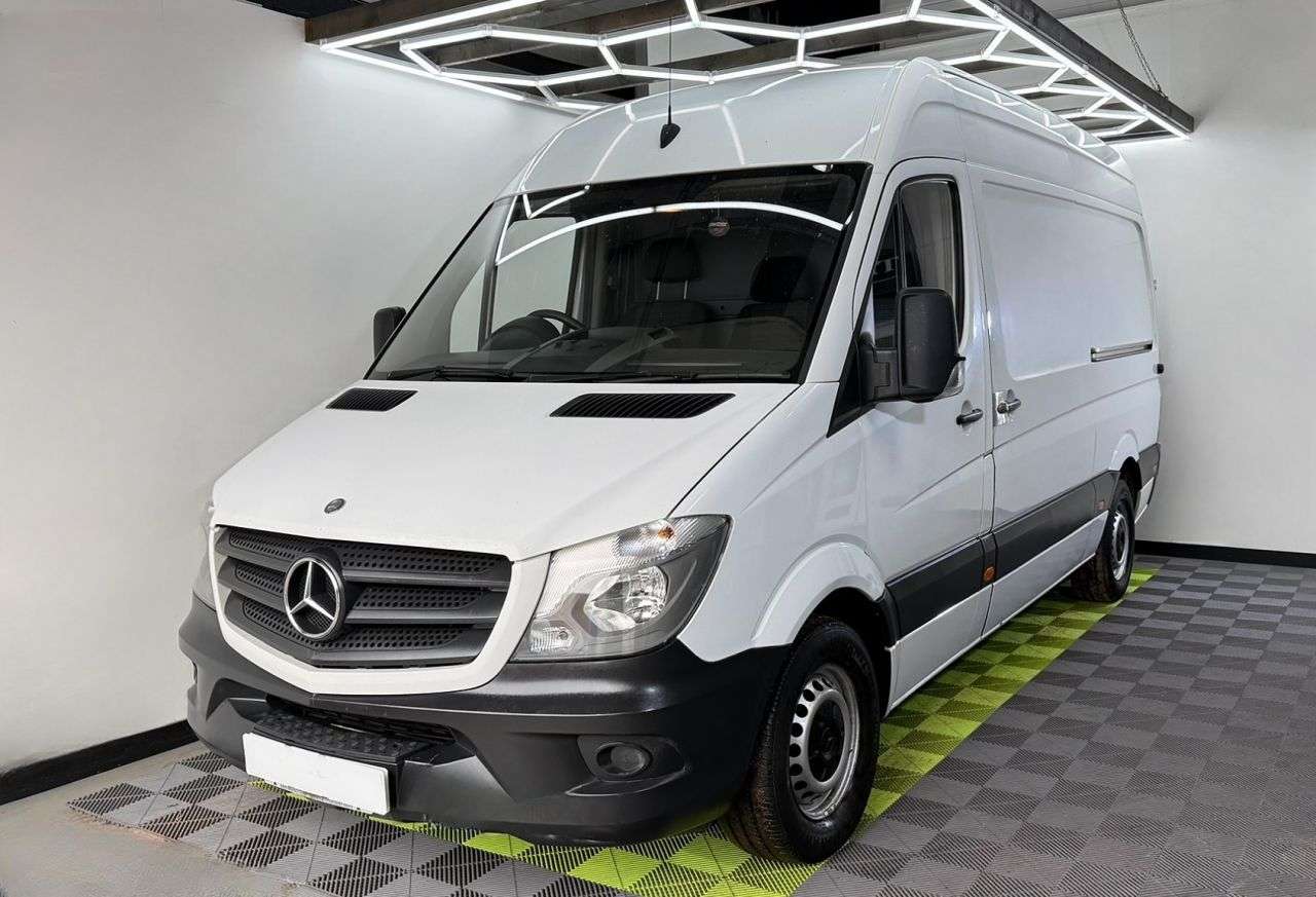 A 2014 MERCEDES-BENZ SPRINTER 2.1 313 CDi Panel Van 4dr Diesel Manual RWD L2 (129 bhp) A 2014 MERCEDES-BENZ SPRINTER 2.1 313 CDi Panel Van 4dr Diesel Manual RWD L2 (129 bhp)