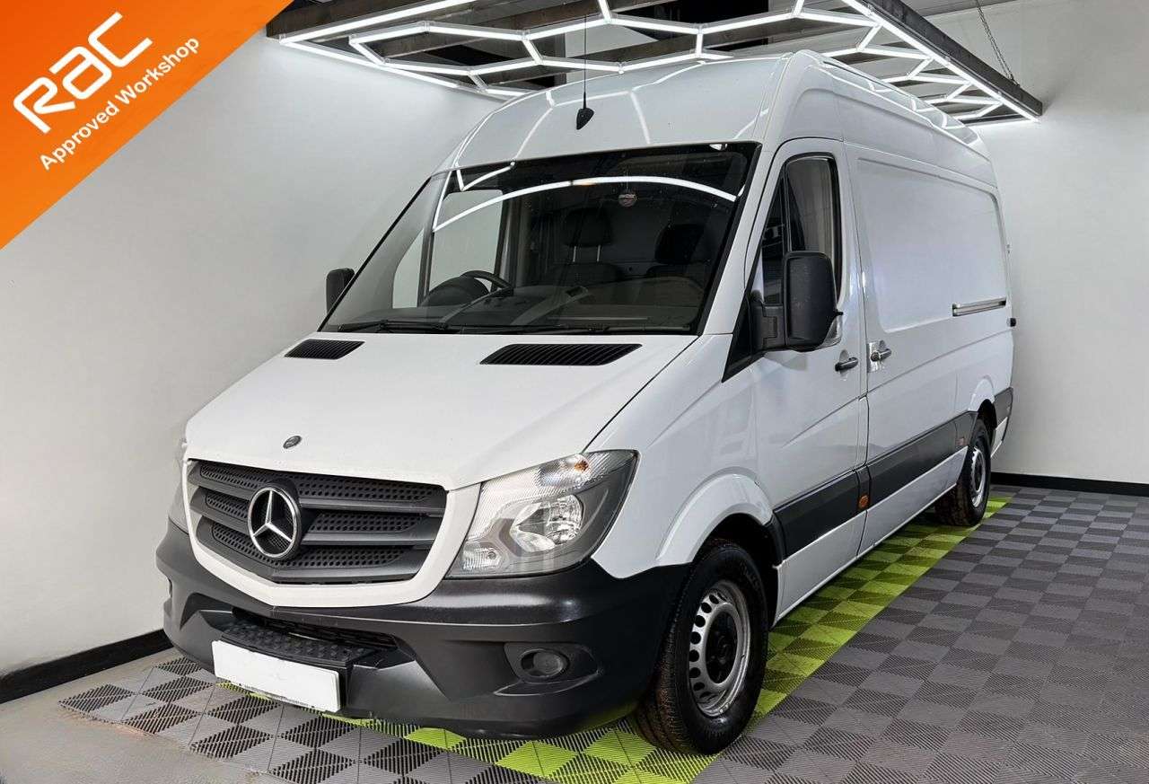 A 2014 MERCEDES-BENZ SPRINTER 2.1 313 CDi Panel Van 4dr Diesel Manual RWD L2 (129 bhp) A 2014 MERCEDES-BENZ SPRINTER 2.1 313 CDi Panel Van 4dr Diesel Manual RWD L2 (129 bhp)