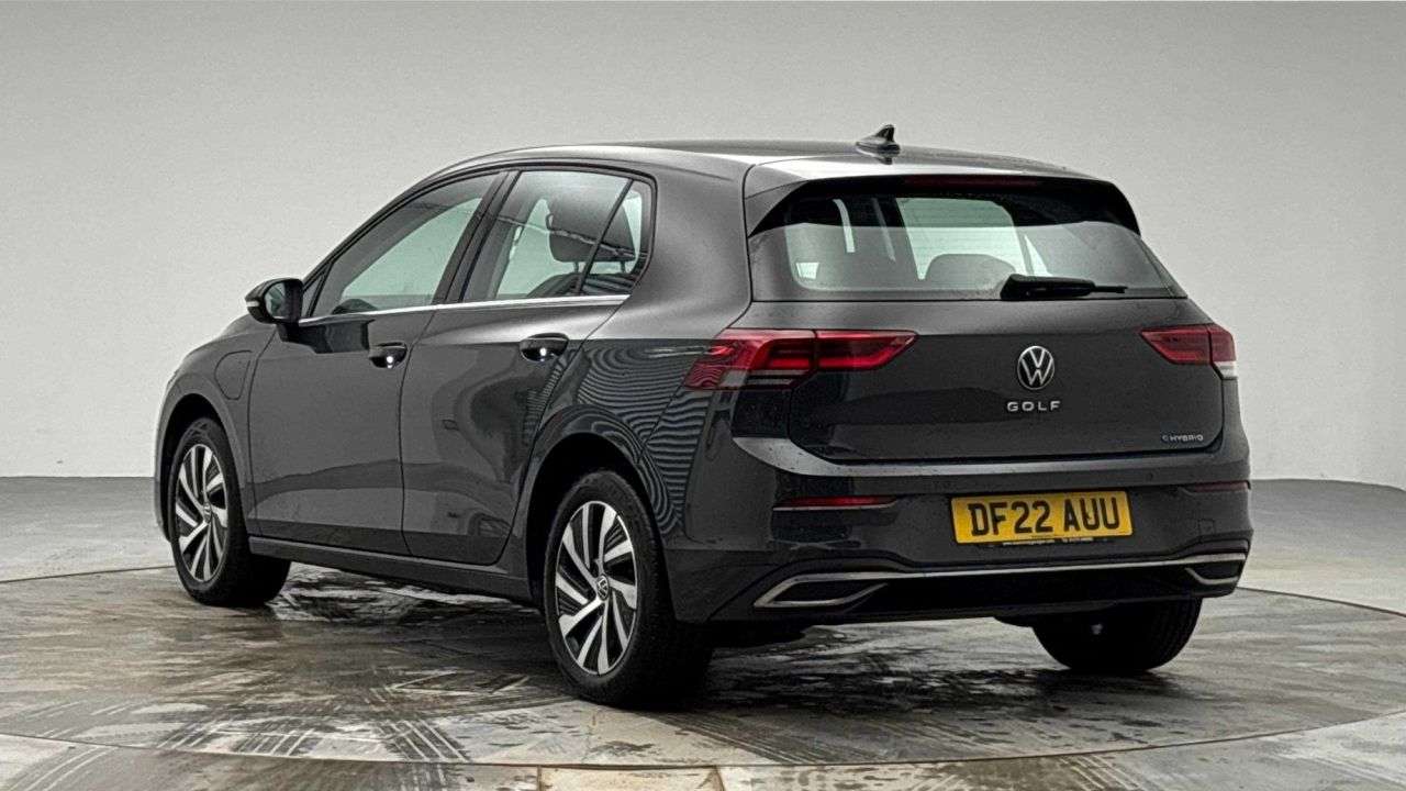A 2022 VOLKSWAGEN GOLF 1.4 TSI 13kWh Style Hatchback 5dr Petrol Plug-in Hybrid DSG Euro 6 (s/s) (2 A 2022 VOLKSWAGEN GOLF 1.4 TSI 13kWh Style Hatchback 5dr Petrol Plug-in Hybrid DSG Euro 6 (s/s) (2