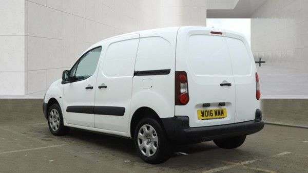 A 2016 PEUGEOT PARTNER 1.6 HDi 850 SE Panel Van 4dr Diesel Manual L1 (132 g/km, 92 bhp) A 2016 PEUGEOT PARTNER 1.6 HDi 850 SE Panel Van 4dr Diesel Manual L1 (132 g/km, 92 bhp)
