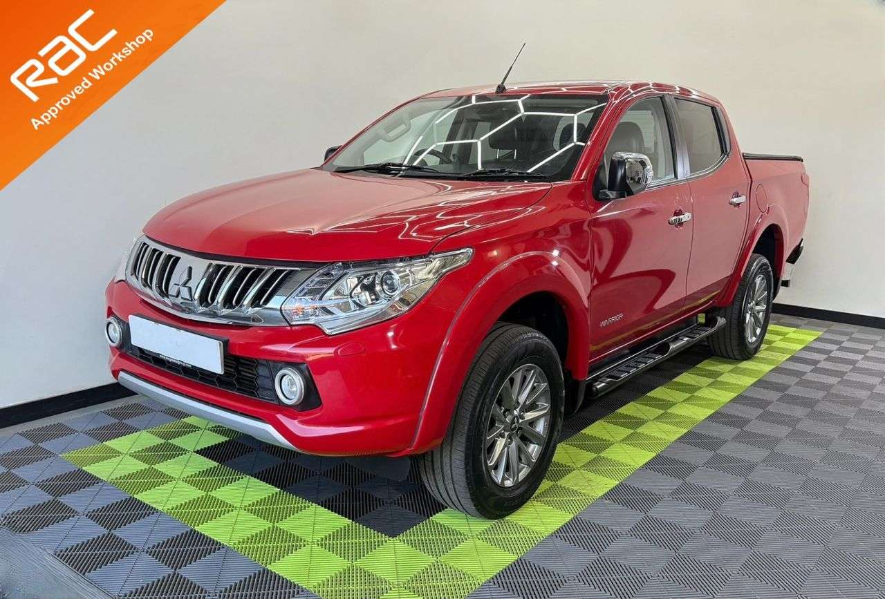 A 2016 MITSUBISHI L200 2.4 DI-D DC Warrior Pickup Double Cab 4dr Diesel Manual 4WD Euro 6 (178 ps) A 2016 MITSUBISHI L200 2.4 DI-D DC Warrior Pickup Double Cab 4dr Diesel Manual 4WD Euro 6 (178 ps)