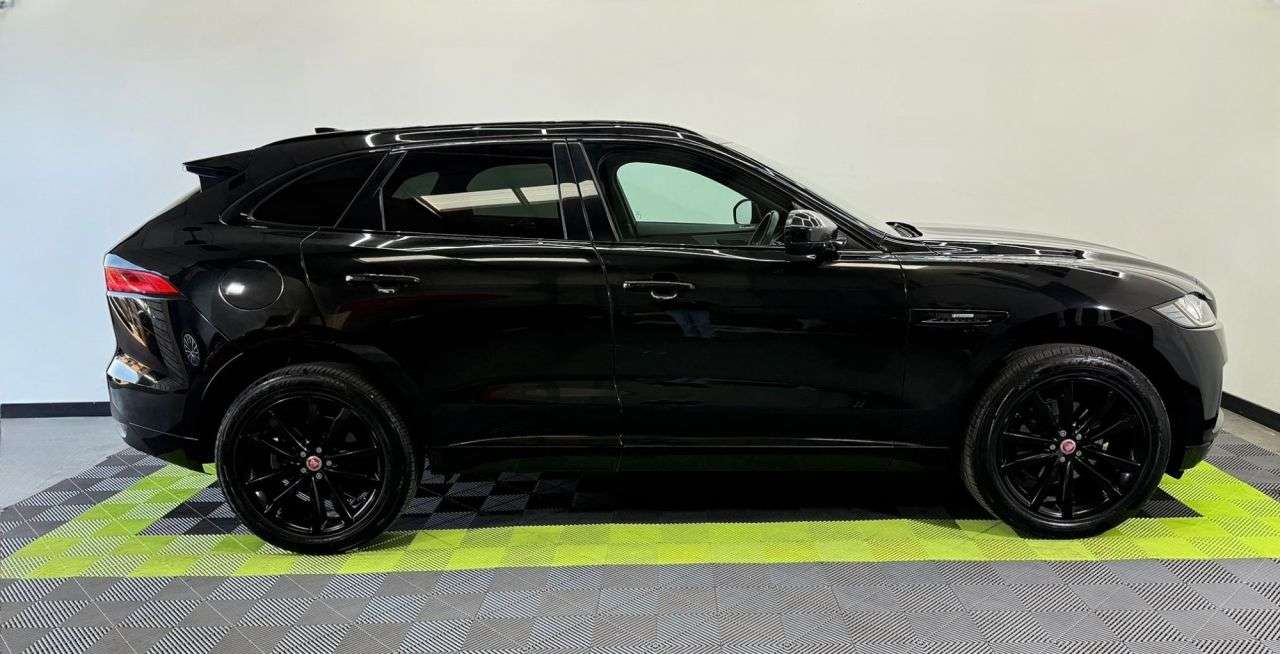 2018 JAGUAR F-PACE 2018 JAGUAR F-PACE