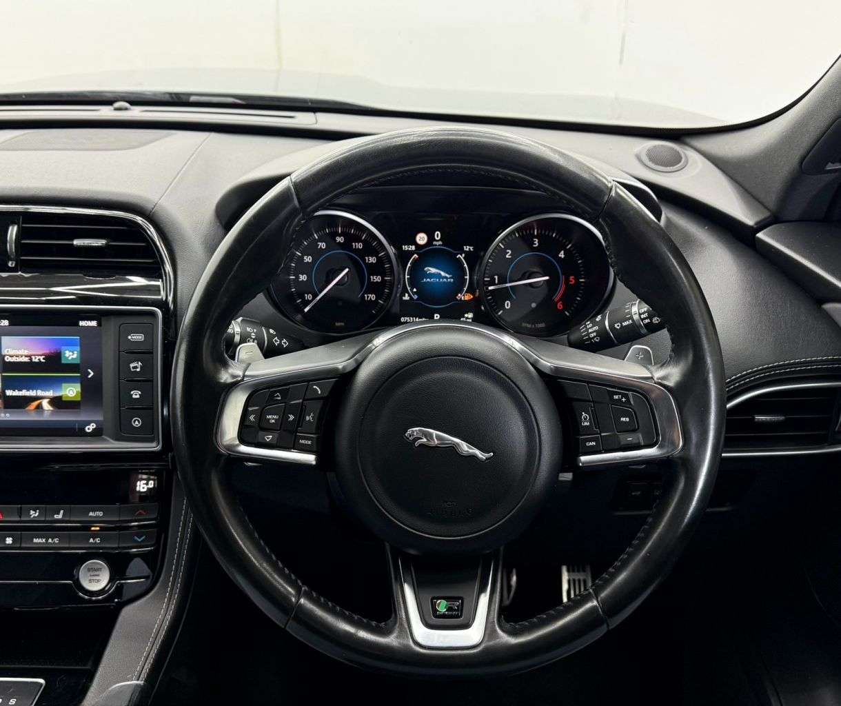 2018 JAGUAR F-PACE 2018 JAGUAR F-PACE