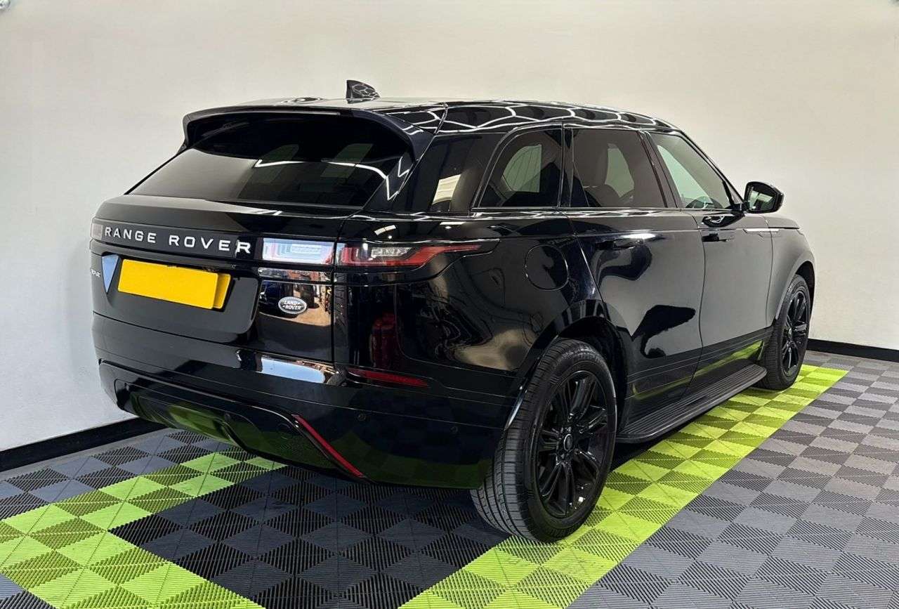 A 2019 LAND ROVER RANGE ROVER VELAR 2.0 D180 HSE SUV 5dr Diesel Auto 4WD Euro 6 (s/s) (180 ps) A 2019 LAND ROVER RANGE ROVER VELAR 2.0 D180 HSE SUV 5dr Diesel Auto 4WD Euro 6 (s/s) (180 ps)