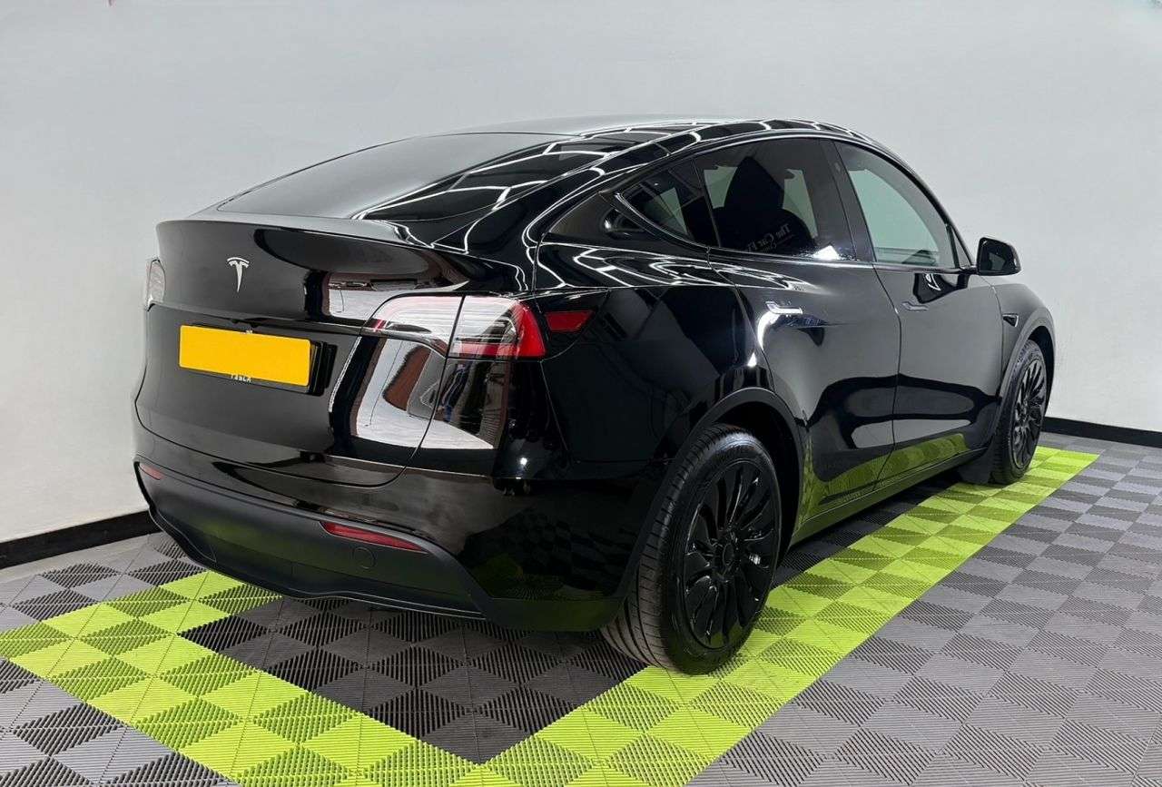 A 2023 TESLA MODEL Y SUV 5dr Electric Auto RWD (346 ps) A 2023 TESLA MODEL Y SUV 5dr Electric Auto RWD (346 ps)