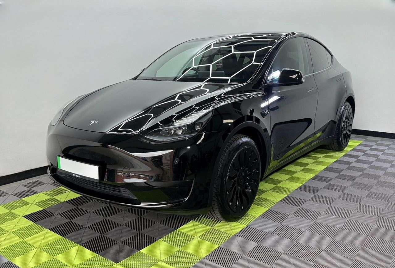 A 2023 TESLA MODEL Y SUV 5dr Electric Auto RWD (346 ps) A 2023 TESLA MODEL Y SUV 5dr Electric Auto RWD (346 ps)