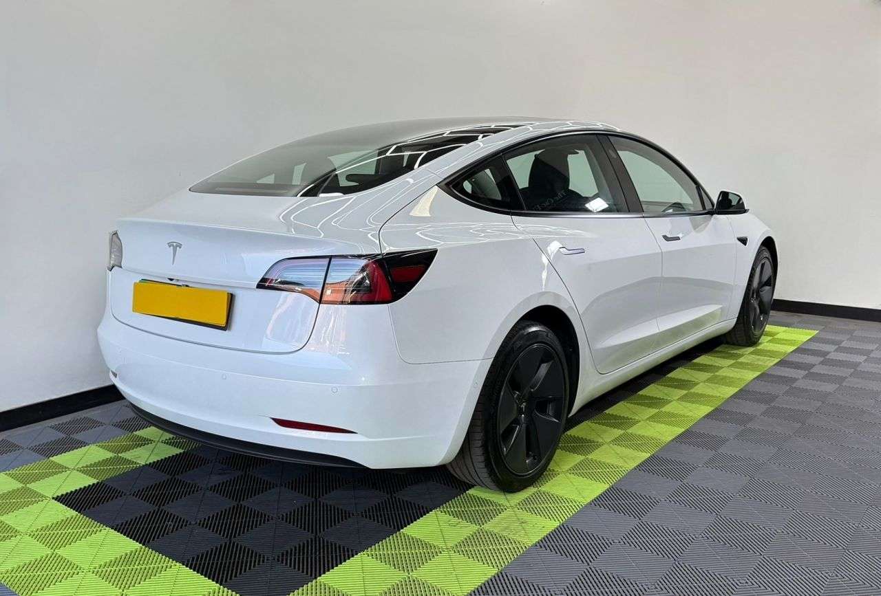 A 2022 TESLA MODEL 3 Standard Range Plus Saloon 4dr Electric Auto RWD (241 bhp) A 2022 TESLA MODEL 3 Standard Range Plus Saloon 4dr Electric Auto RWD (241 bhp)