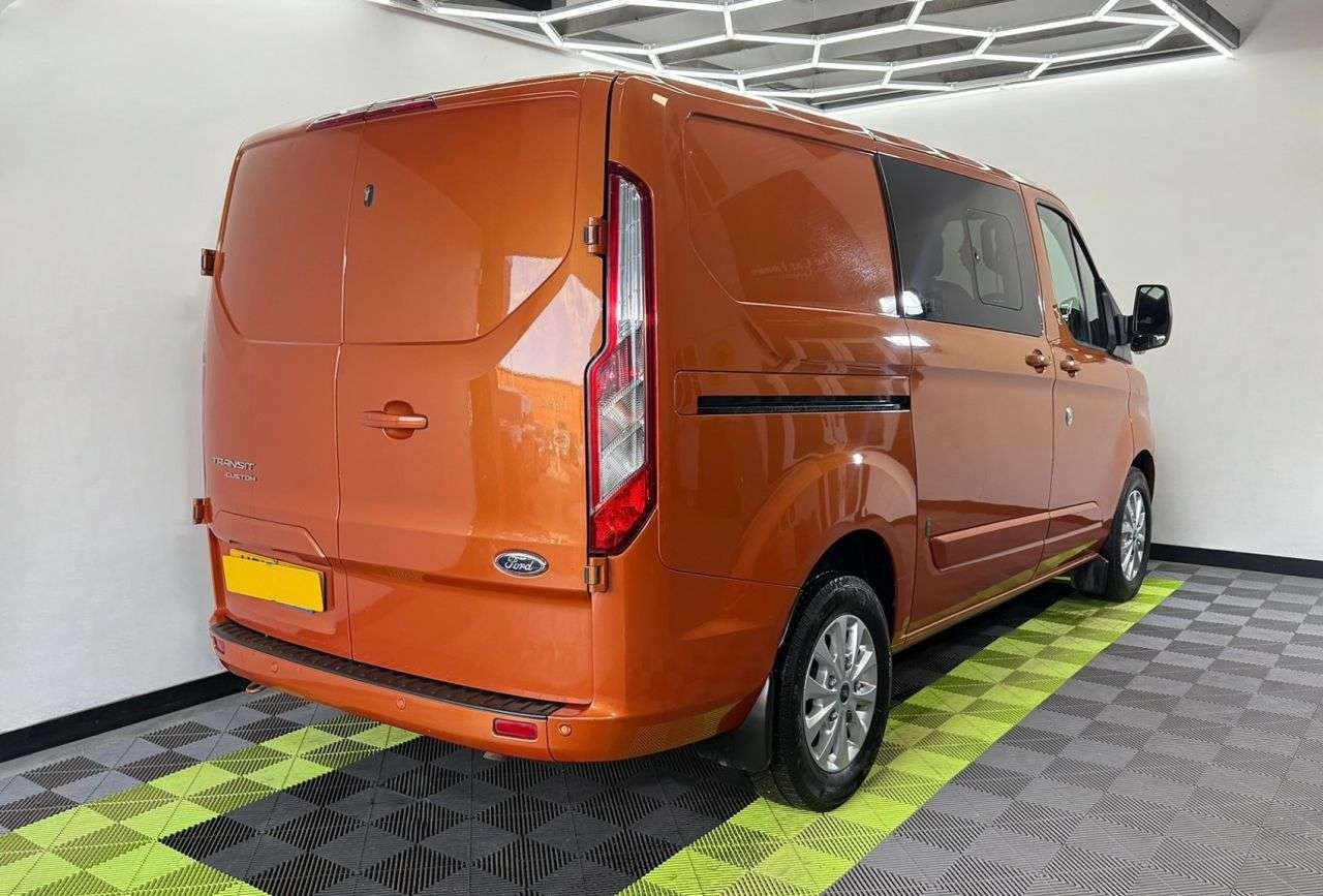 A 2019 FORD TRANSIT CUSTOM 2.0 300 EcoBlue Limited Crew Van Double Cab 5dr Diesel Manual L1 H1 Euro 6 A 2019 FORD TRANSIT CUSTOM 2.0 300 EcoBlue Limited Crew Van Double Cab 5dr Diesel Manual L1 H1 Euro 6