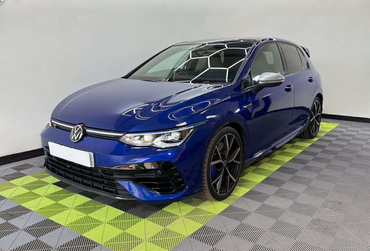 A 2023 VOLKSWAGEN GOLF 2.0 TSI R Hatchback 5dr Petrol DSG 4Motion Euro 6 (s/s) (320 ps) A 2023 VOLKSWAGEN GOLF 2.0 TSI R Hatchback 5dr Petrol DSG 4Motion Euro 6 (s/s) (320 ps)