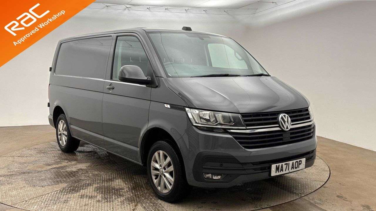 A 2021 VOLKSWAGEN TRANSPORTER 2.0 TDI T30 Highline Panel Van 5dr Diesel Manual FWD SWB Euro 6 (s/s) (110 A 2021 VOLKSWAGEN TRANSPORTER 2.0 TDI T30 Highline Panel Van 5dr Diesel Manual FWD SWB Euro 6 (s/s) (110