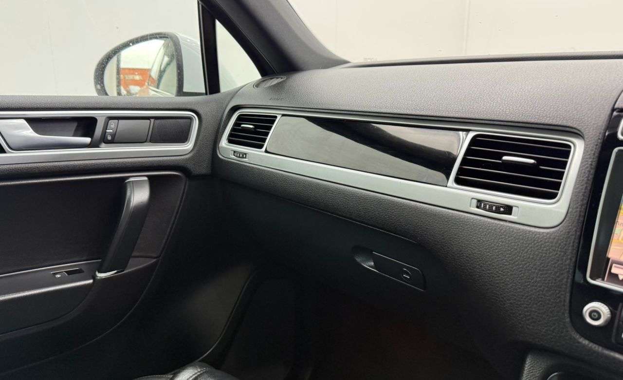 2017 VOLKSWAGEN TOUAREG 2017 VOLKSWAGEN TOUAREG
