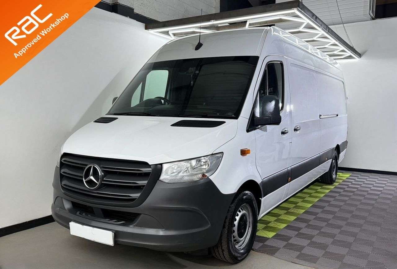 A 2018 MERCEDES-BENZ SPRINTER 2.1 311 CDI Panel Van 5dr Diesel Manual RWD L3 H2 Euro 6 (114 ps) A 2018 MERCEDES-BENZ SPRINTER 2.1 311 CDI Panel Van 5dr Diesel Manual RWD L3 H2 Euro 6 (114 ps)