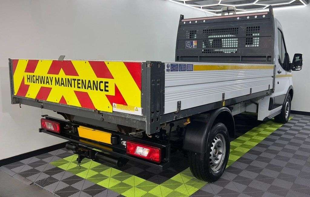 A 2018 FORD TRANSIT 2.0 350 EcoBlue Chassis Cab 2dr Diesel Manual FWD L2 H1 Euro 6 (130 ps) A 2018 FORD TRANSIT 2.0 350 EcoBlue Chassis Cab 2dr Diesel Manual FWD L2 H1 Euro 6 (130 ps)