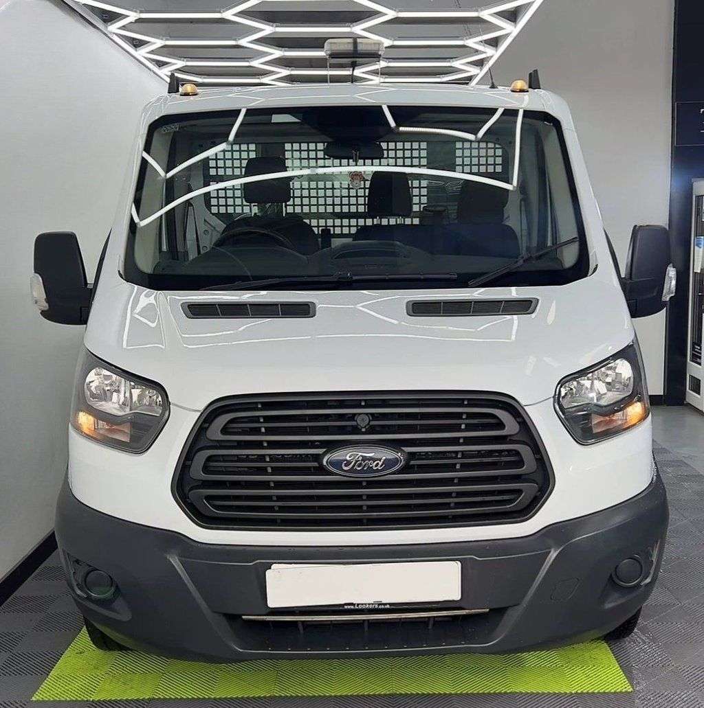 A 2018 FORD TRANSIT 2.0 350 EcoBlue Chassis Cab 2dr Diesel Manual FWD L2 H1 Euro 6 (130 ps) A 2018 FORD TRANSIT 2.0 350 EcoBlue Chassis Cab 2dr Diesel Manual FWD L2 H1 Euro 6 (130 ps)