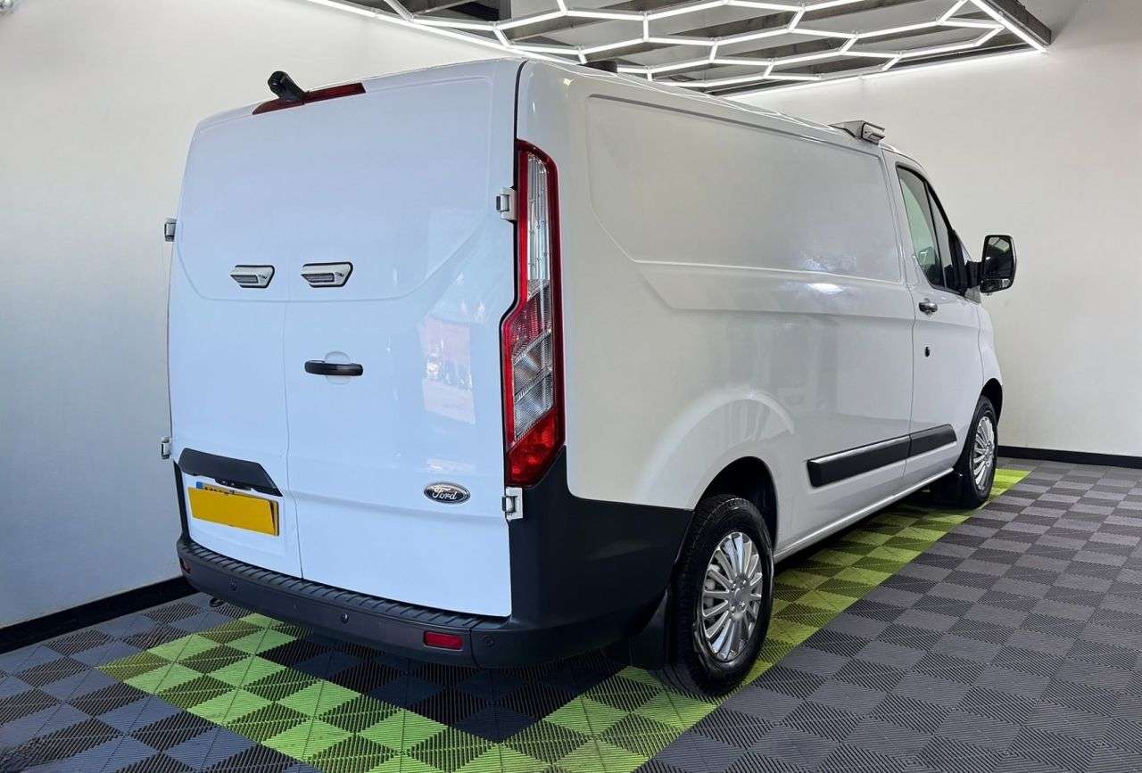 A 2018 FORD TRANSIT CUSTOM 2.0 TDCi 310 Panel Van 5dr Diesel Manual L1 H1 (157 g/km, 104 bhp) A 2018 FORD TRANSIT CUSTOM 2.0 TDCi 310 Panel Van 5dr Diesel Manual L1 H1 (157 g/km, 104 bhp)
