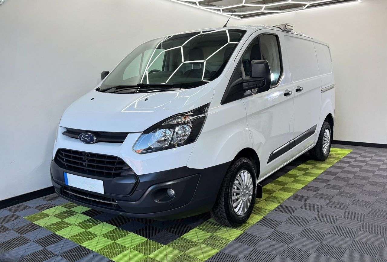 A 2018 FORD TRANSIT CUSTOM 2.0 TDCi 310 Panel Van 5dr Diesel Manual L1 H1 (157 g/km, 104 bhp) A 2018 FORD TRANSIT CUSTOM 2.0 TDCi 310 Panel Van 5dr Diesel Manual L1 H1 (157 g/km, 104 bhp)