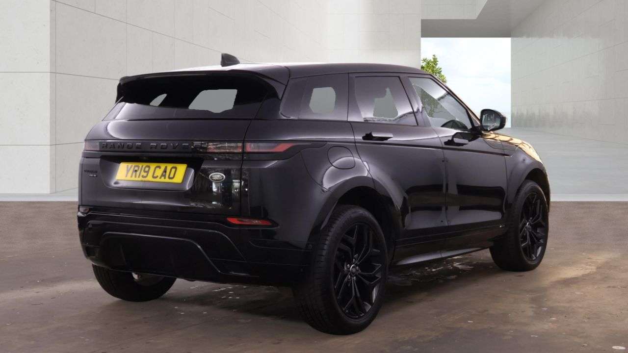 A 2019 LAND ROVER RANGE ROVER EVOQUE 2.0 D180 R-Dynamic SE SUV 5dr Diesel Auto 4WD Euro 6 (s/s) (180 ps) A 2019 LAND ROVER RANGE ROVER EVOQUE 2.0 D180 R-Dynamic SE SUV 5dr Diesel Auto 4WD Euro 6 (s/s) (180 ps)