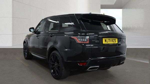 A 2021 LAND ROVER RANGE ROVER SPORT 2.0 P400e 13.1kWh HSE Dynamic Black SUV 5dr Petrol Plug-in Hybrid Auto 4WD A 2021 LAND ROVER RANGE ROVER SPORT 2.0 P400e 13.1kWh HSE Dynamic Black SUV 5dr Petrol Plug-in Hybrid Auto 4WD