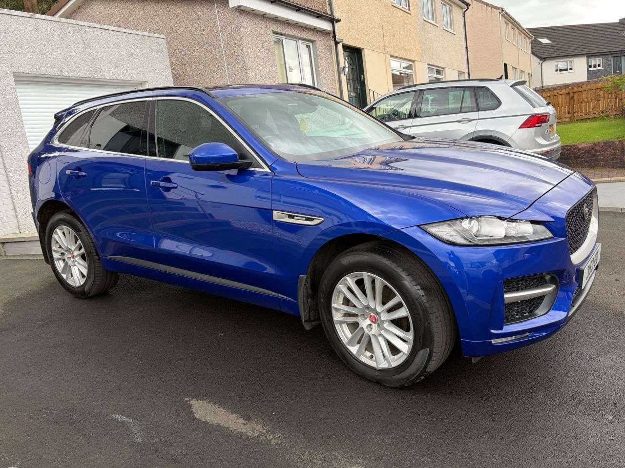 A 2018 JAGUAR F-PACE 2.0 D240 R-Sport SUV 5dr Diesel Auto AWD Euro 6 (s/s) (240 ps) A 2018 JAGUAR F-PACE 2.0 D240 R-Sport SUV 5dr Diesel Auto AWD Euro 6 (s/s) (240 ps)