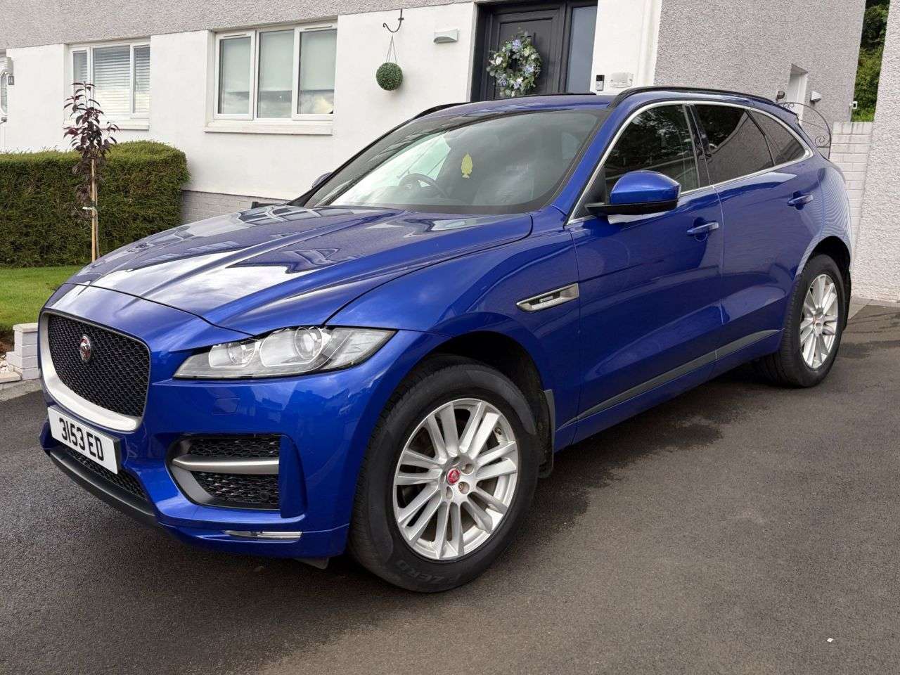 A 2018 JAGUAR F-PACE 2.0 D240 R-Sport SUV 5dr Diesel Auto AWD Euro 6 (s/s) (240 ps) A 2018 JAGUAR F-PACE 2.0 D240 R-Sport SUV 5dr Diesel Auto AWD Euro 6 (s/s) (240 ps)