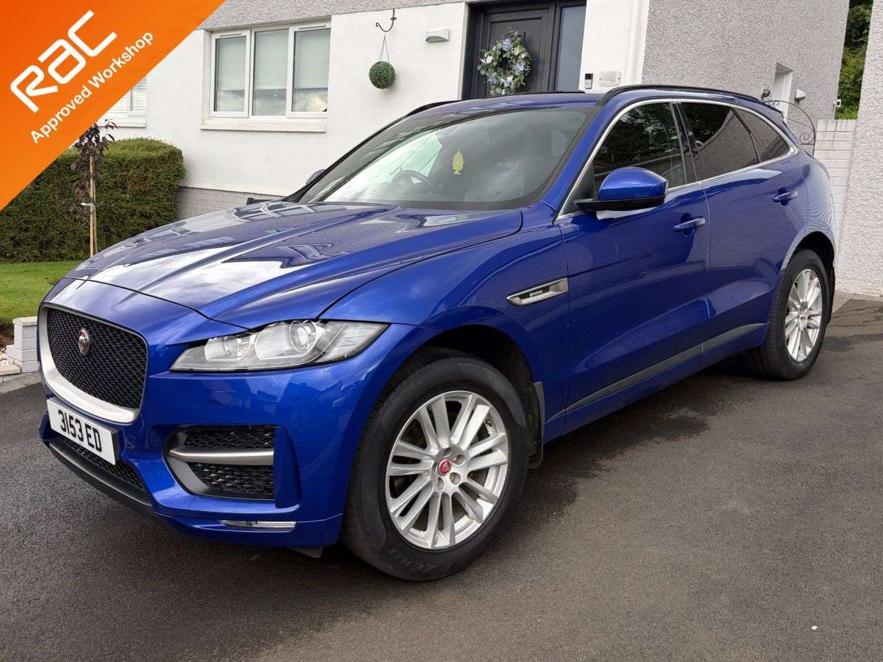 A 2018 JAGUAR F-PACE 2.0 D240 R-Sport SUV 5dr Diesel Auto AWD Euro 6 (s/s) (240 ps) A 2018 JAGUAR F-PACE 2.0 D240 R-Sport SUV 5dr Diesel Auto AWD Euro 6 (s/s) (240 ps)