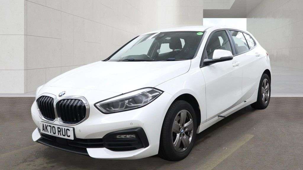 A 2021 BMW 1 SERIES 2.0 118d SE Hatchback 5dr Diesel Auto Euro 6 (s/s) (150 ps) A 2021 BMW 1 SERIES 2.0 118d SE Hatchback 5dr Diesel Auto Euro 6 (s/s) (150 ps)