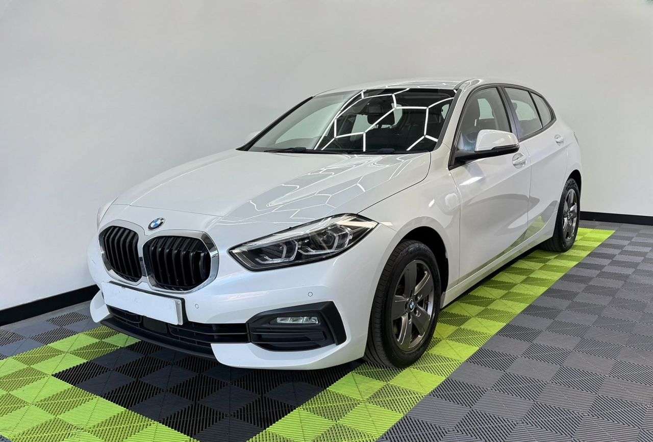 A 2021 BMW 1 SERIES 2.0 118d SE Hatchback 5dr Diesel Auto Euro 6 (s/s) (150 ps) A 2021 BMW 1 SERIES 2.0 118d SE Hatchback 5dr Diesel Auto Euro 6 (s/s) (150 ps)
