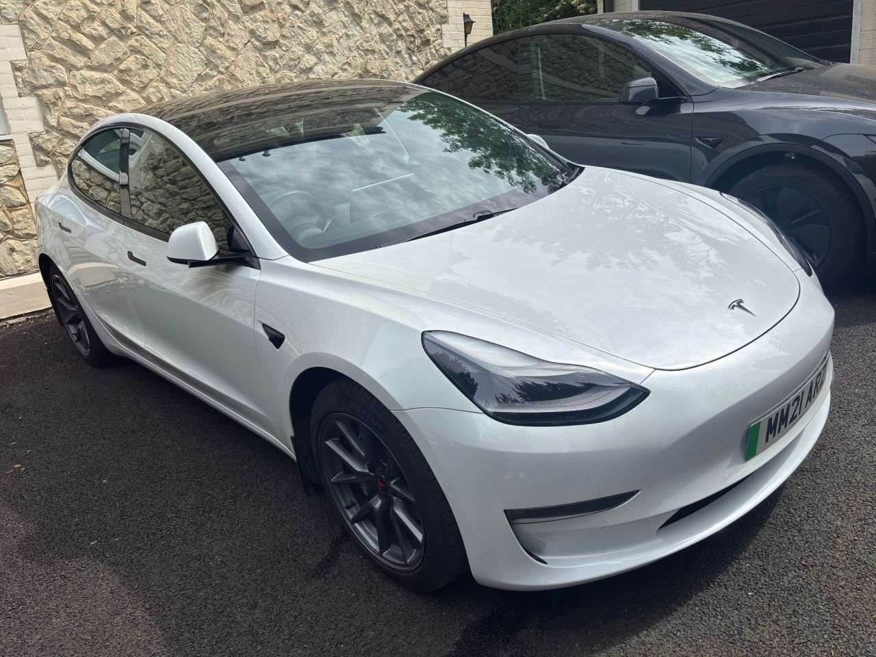 A 2021 TESLA MODEL 3 (Dual Motor) Long Range Saloon 4dr Electric Auto 4WDE (346 ps) A 2021 TESLA MODEL 3 (Dual Motor) Long Range Saloon 4dr Electric Auto 4WDE (346 ps)