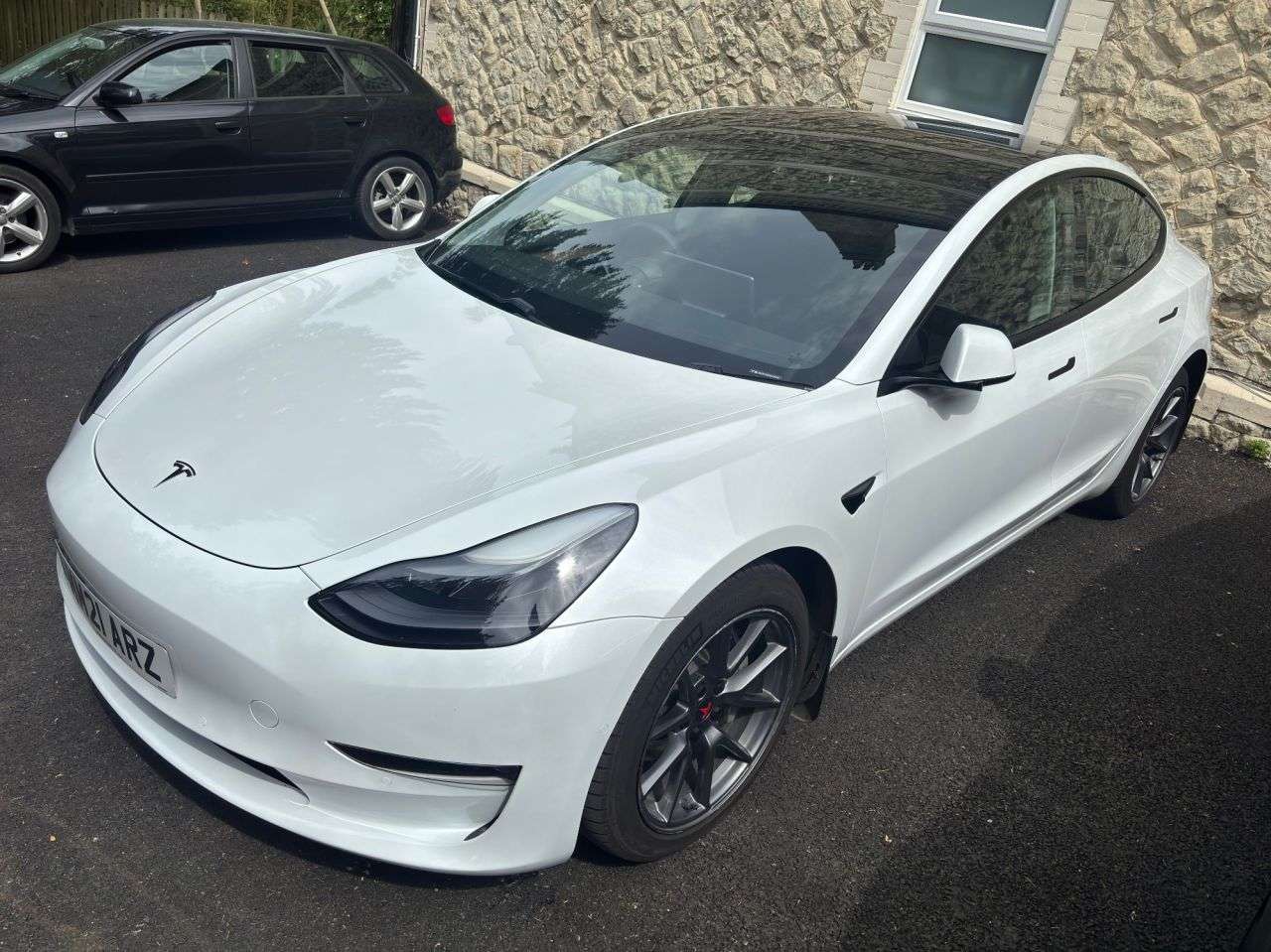 A 2021 TESLA MODEL 3 (Dual Motor) Long Range Saloon 4dr Electric Auto 4WDE (346 ps) A 2021 TESLA MODEL 3 (Dual Motor) Long Range Saloon 4dr Electric Auto 4WDE (346 ps)