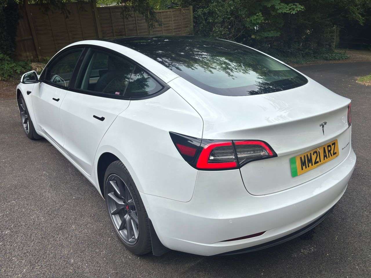 A 2021 TESLA MODEL 3 (Dual Motor) Long Range Saloon 4dr Electric Auto 4WDE (346 ps) A 2021 TESLA MODEL 3 (Dual Motor) Long Range Saloon 4dr Electric Auto 4WDE (346 ps)