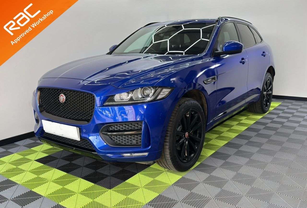 A 2018 JAGUAR F-PACE 2.0 D180 R-Sport SUV 5dr Diesel Auto AWD Euro 6 (s/s) (180 ps) A 2018 JAGUAR F-PACE 2.0 D180 R-Sport SUV 5dr Diesel Auto AWD Euro 6 (s/s) (180 ps)