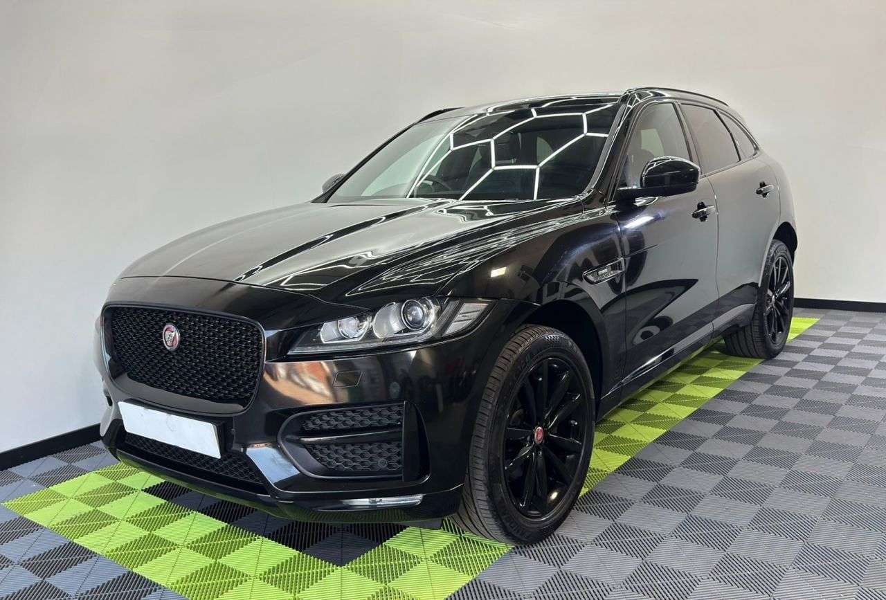 A 2019 JAGUAR F-PACE 2.0 D180 R-Sport SUV 5dr Diesel Auto AWD Euro 6 (s/s) (180 ps) A 2019 JAGUAR F-PACE 2.0 D180 R-Sport SUV 5dr Diesel Auto AWD Euro 6 (s/s) (180 ps)