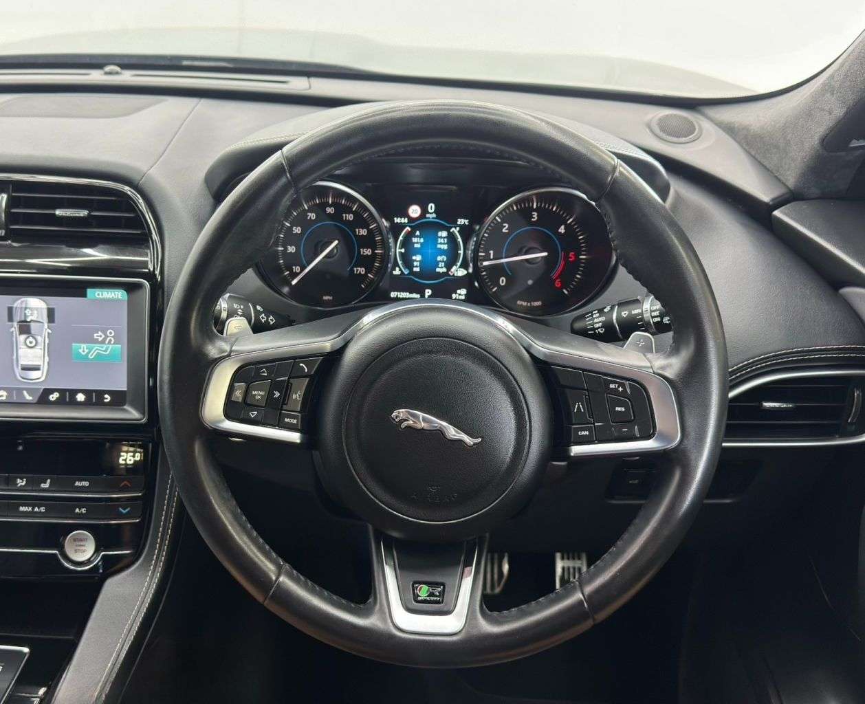 2019 JAGUAR F-PACE 2019 JAGUAR F-PACE