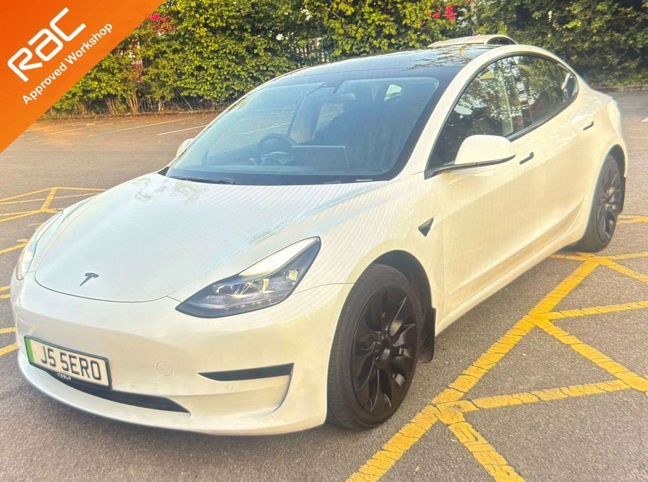 A 2021 TESLA MODEL 3 Standard Range Plus Saloon 4dr Electric Auto RWD (241 bhp) A 2021 TESLA MODEL 3 Standard Range Plus Saloon 4dr Electric Auto RWD (241 bhp)
