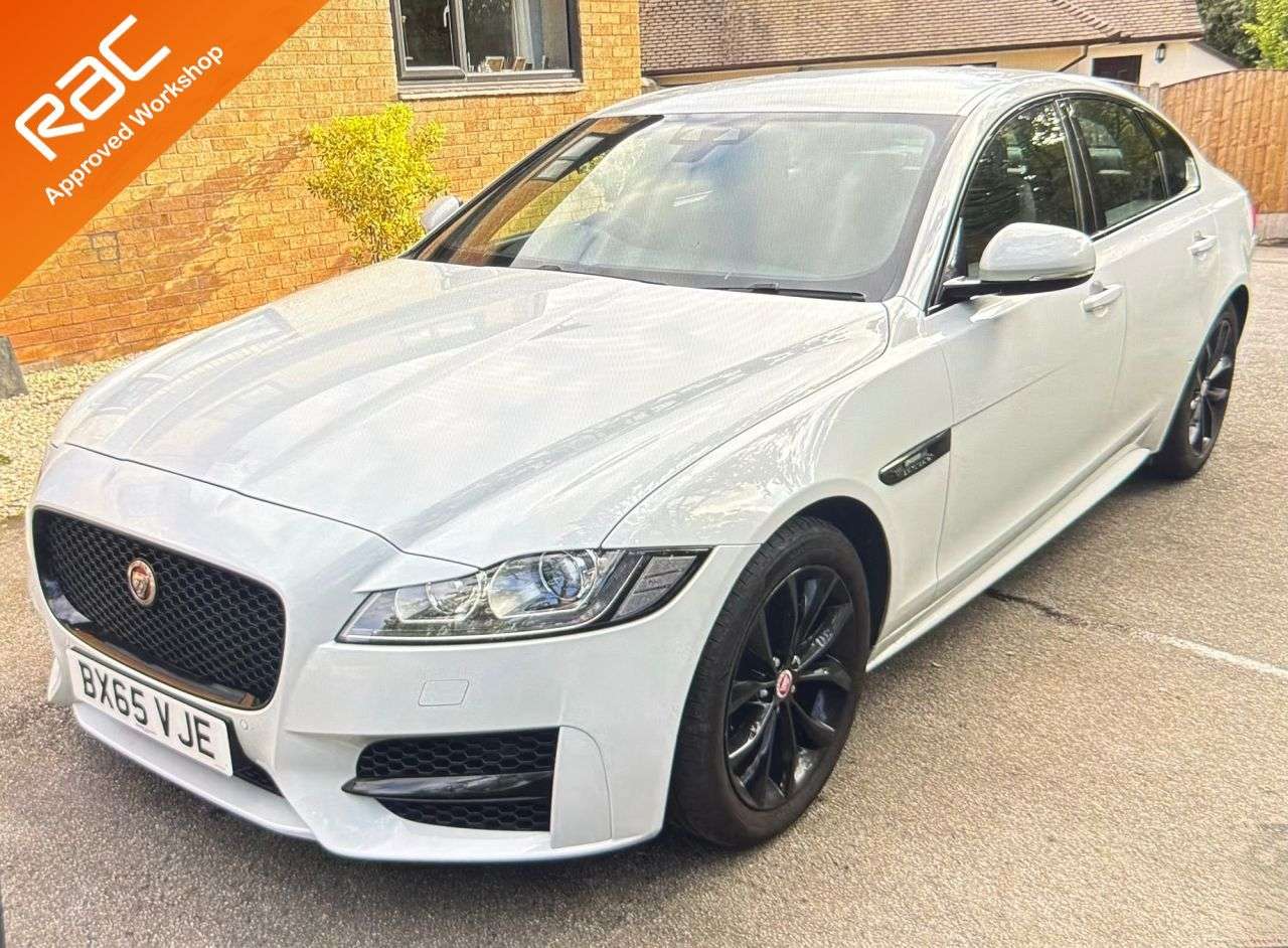 A 2015 JAGUAR XF 2.0d R-Sport Saloon 4dr Diesel Auto Euro 6 (s/s) (180 ps) Saloon A 2015 JAGUAR XF 2.0d R-Sport Saloon 4dr Diesel Auto Euro 6 (s/s) (180 ps) Saloon