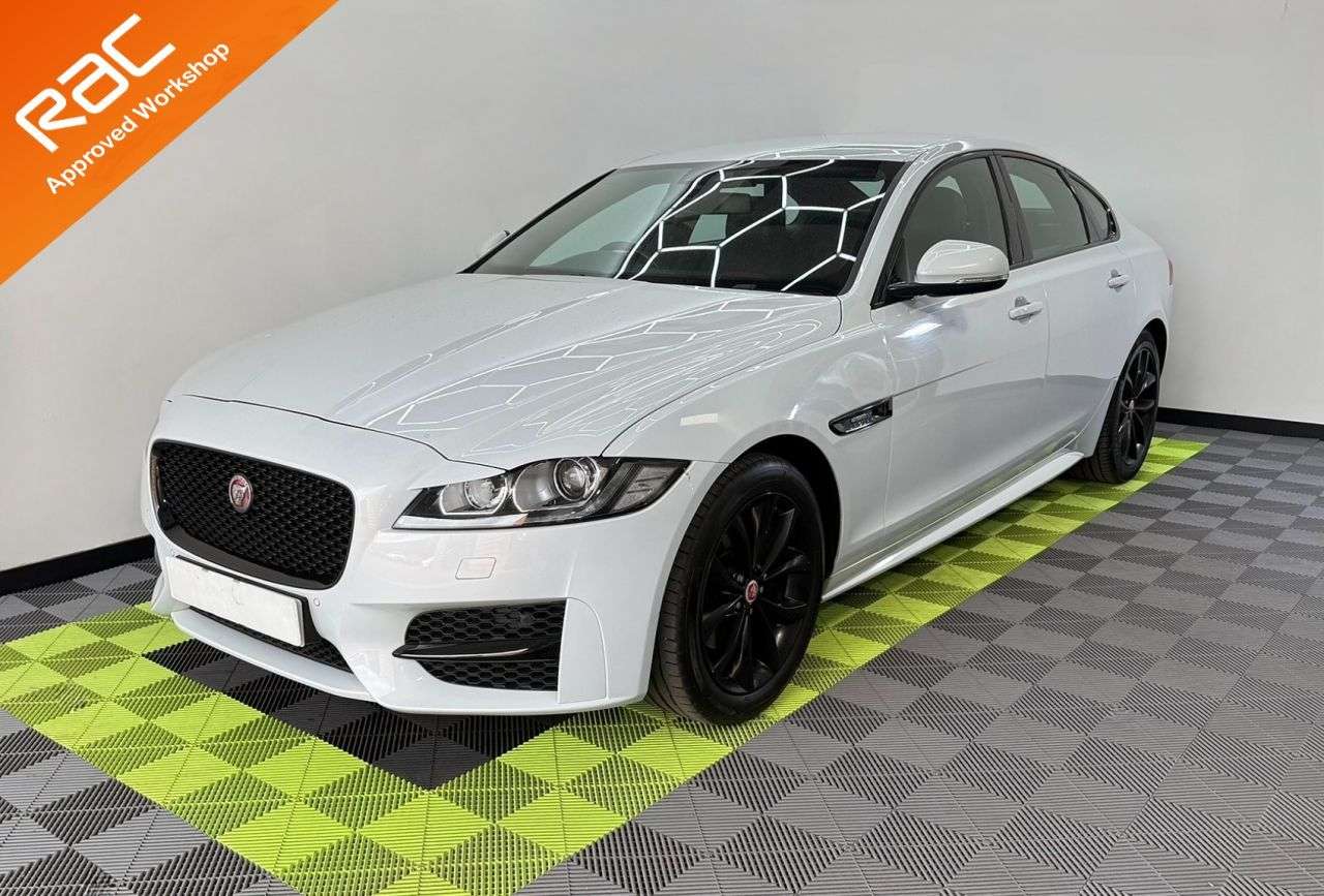A 2015 JAGUAR XF 2.0d R-Sport Saloon 4dr Diesel Auto Euro 6 (s/s) (180 ps) Saloon A 2015 JAGUAR XF 2.0d R-Sport Saloon 4dr Diesel Auto Euro 6 (s/s) (180 ps) Saloon