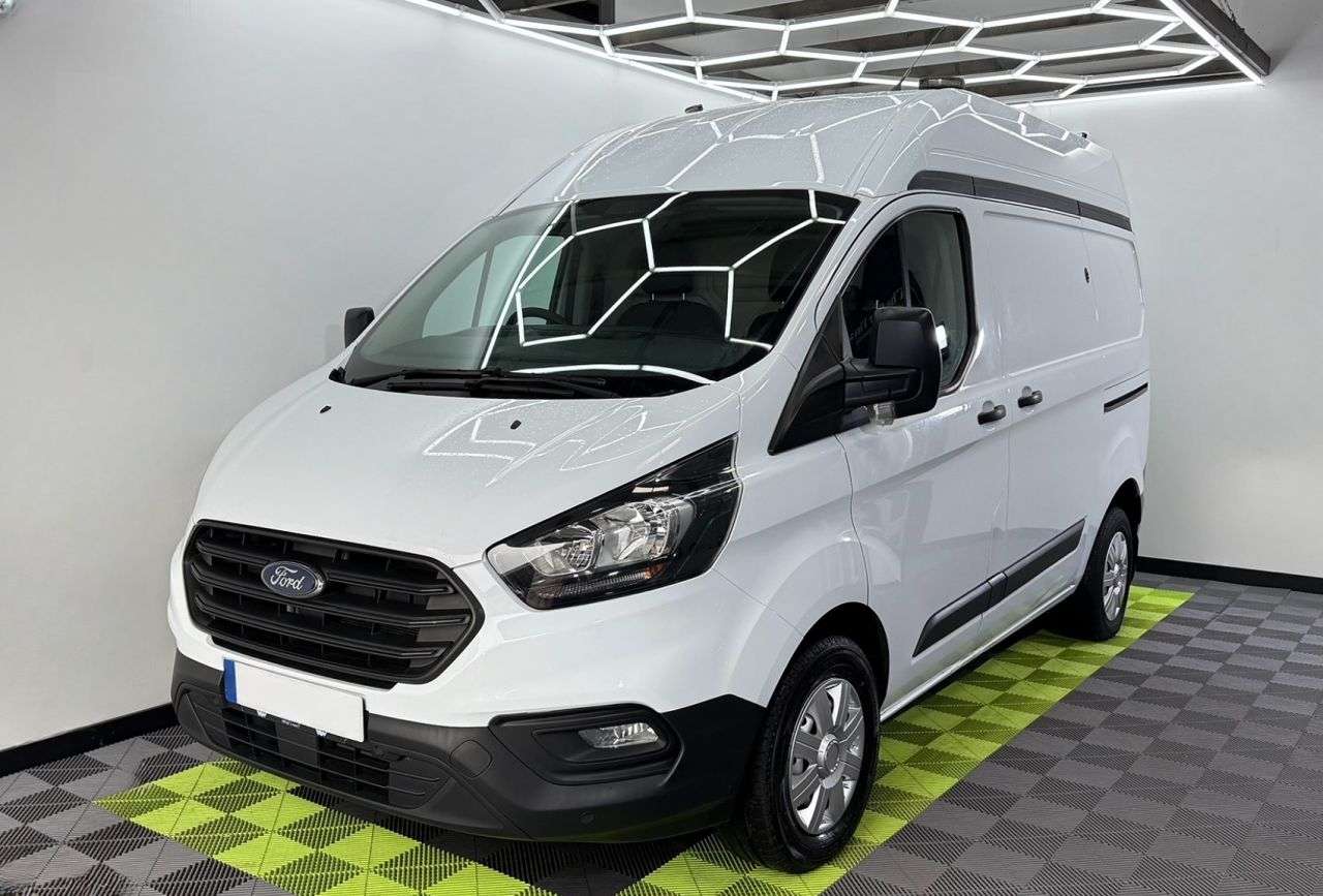 A 2020 FORD TRANSIT CUSTOM 2.0 300 EcoBlue Leader Panel Van 5dr Diesel Manual L1 H2 Euro 6 (s/s) (105 A 2020 FORD TRANSIT CUSTOM 2.0 300 EcoBlue Leader Panel Van 5dr Diesel Manual L1 H2 Euro 6 (s/s) (105