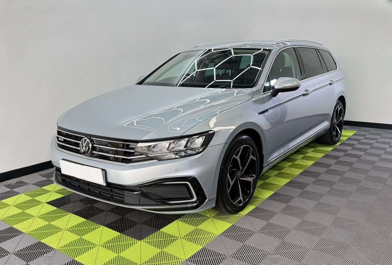 A 2023 VOLKSWAGEN PASSAT 1.4 TSI 13kWh GTE Estate 5dr Petrol Plug-in Hybrid DSG Euro 6 (s/s) (218 ps A 2023 VOLKSWAGEN PASSAT 1.4 TSI 13kWh GTE Estate 5dr Petrol Plug-in Hybrid DSG Euro 6 (s/s) (218 ps