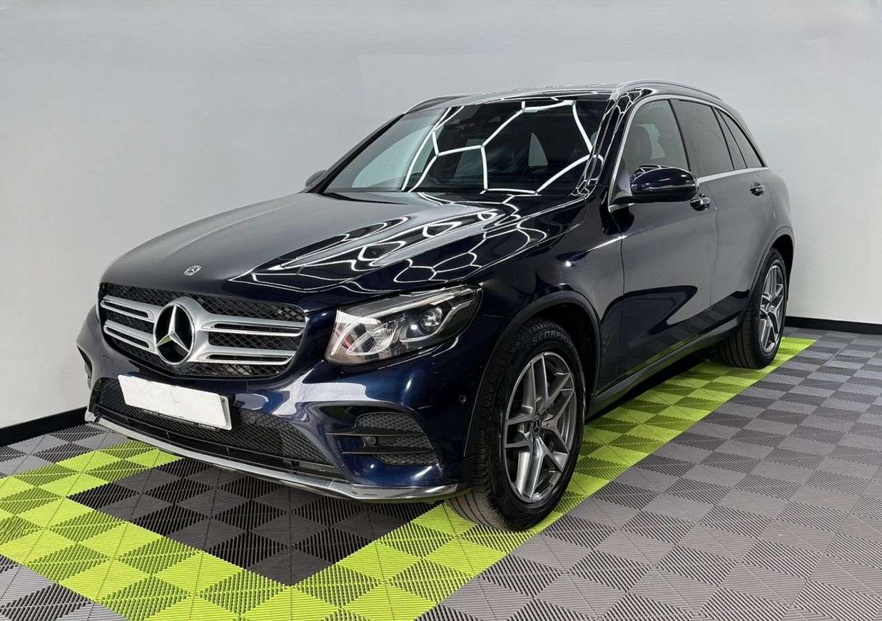 A 2018 MERCEDES GLC-CLASS GLC 220 D 4MATIC AMG LINE A 2018 MERCEDES GLC-CLASS GLC 220 D 4MATIC AMG LINE