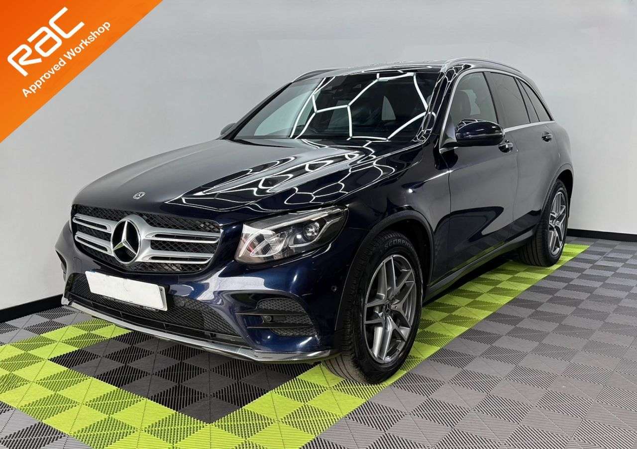 A 2018 MERCEDES GLC-CLASS GLC 220 D 4MATIC AMG LINE A 2018 MERCEDES GLC-CLASS GLC 220 D 4MATIC AMG LINE
