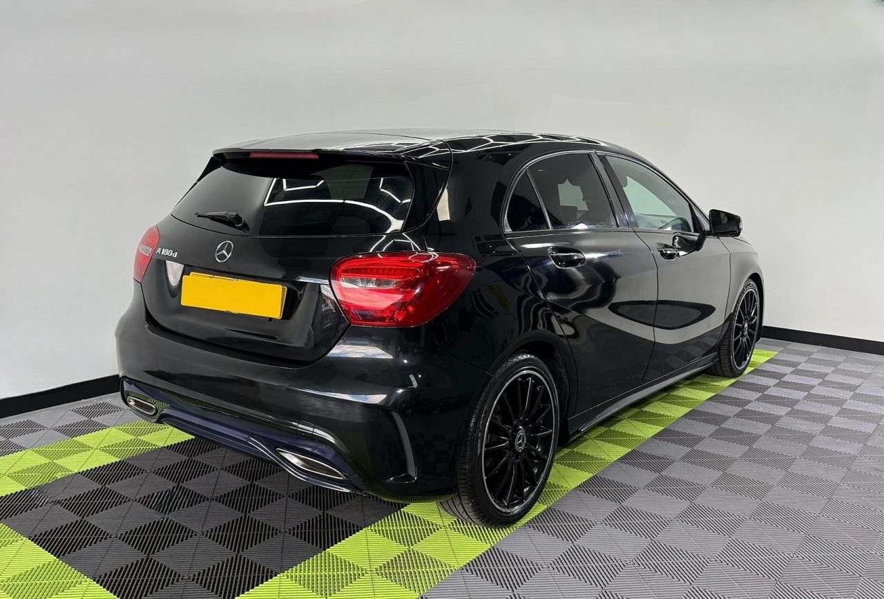 A 2017 MERCEDES A-CLASS A 180 D AMG LINE A 2017 MERCEDES A-CLASS A 180 D AMG LINE