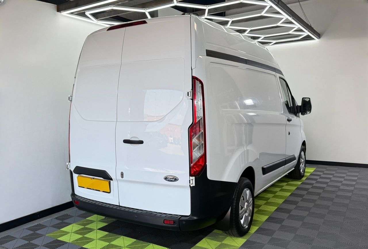 A 2020 FORD TRANSIT CUSTOM 2.0 300 EcoBlue Leader Panel Van 5dr Diesel Manual L1 H2 Euro 6 (s/s) (105 A 2020 FORD TRANSIT CUSTOM 2.0 300 EcoBlue Leader Panel Van 5dr Diesel Manual L1 H2 Euro 6 (s/s) (105
