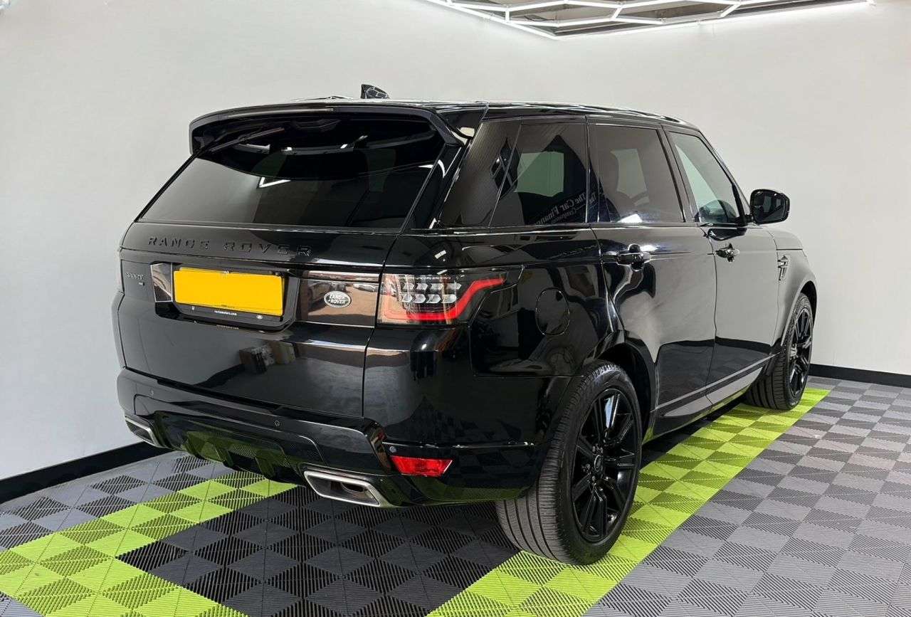 A 2022 LAND ROVER RANGE ROVER SPORT 3.0 D250 MHEV HSE SUV 5dr Diesel Auto 4WD Euro 6 (s/s) (250 ps) A 2022 LAND ROVER RANGE ROVER SPORT 3.0 D250 MHEV HSE SUV 5dr Diesel Auto 4WD Euro 6 (s/s) (250 ps)