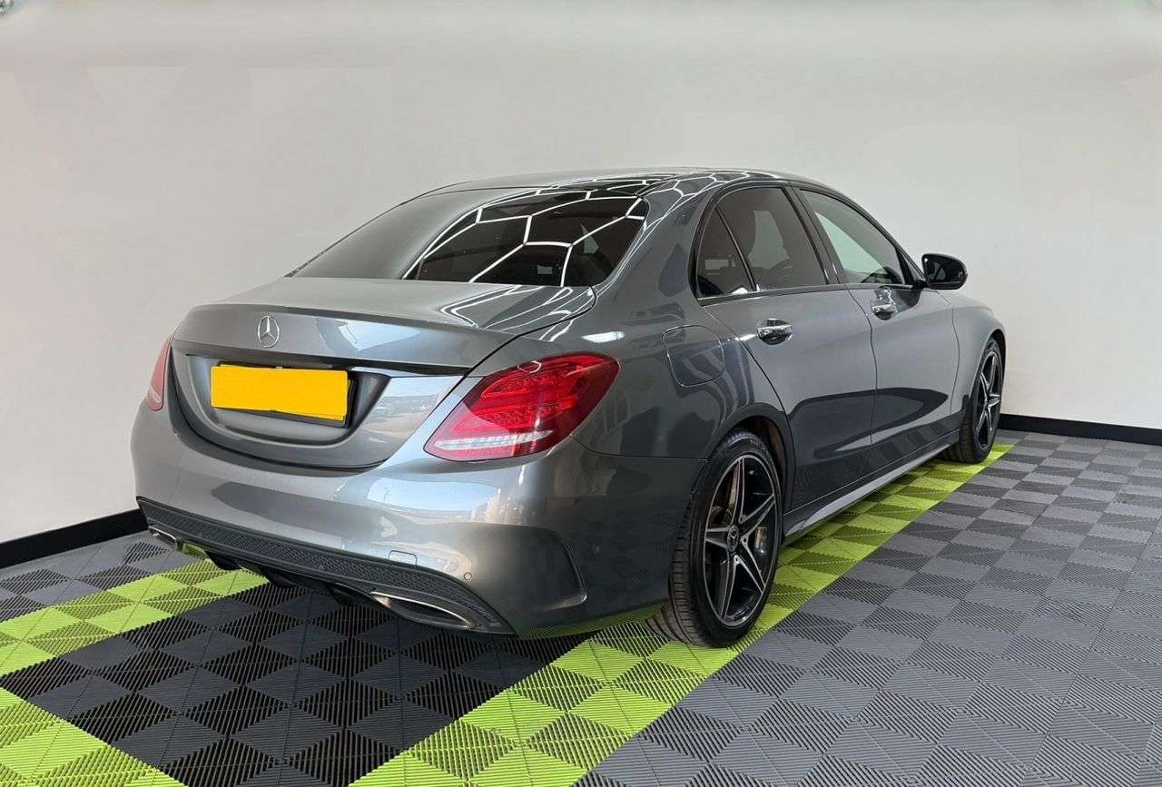 A 2018 MERCEDES-BENZ C CLASS 2.0 C200 AMG Line (Premium) Saloon 4dr Petrol G-Tronic+ Euro 6 (s/s) (184 p A 2018 MERCEDES-BENZ C CLASS 2.0 C200 AMG Line (Premium) Saloon 4dr Petrol G-Tronic+ Euro 6 (s/s) (184 p